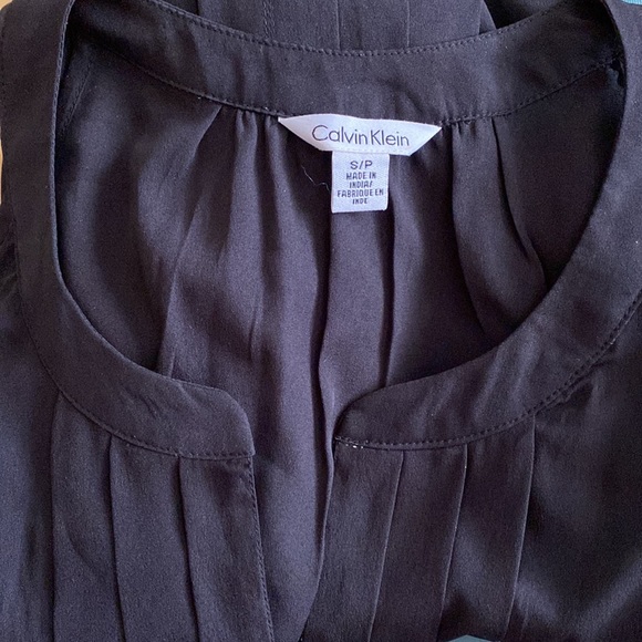 Calvin Klein elegant, black small sleeveless blouse in EUC - Picture 8 of 8